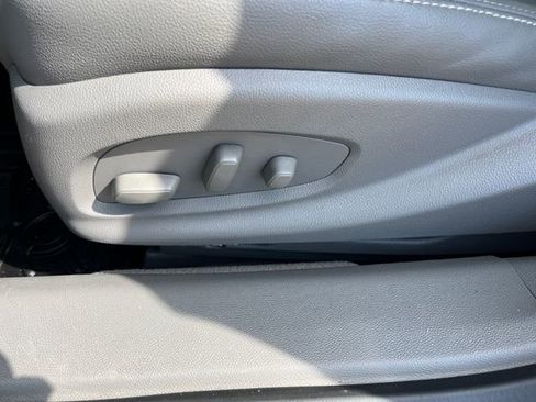 Used 2018 Chevrolet Impala LT image 13