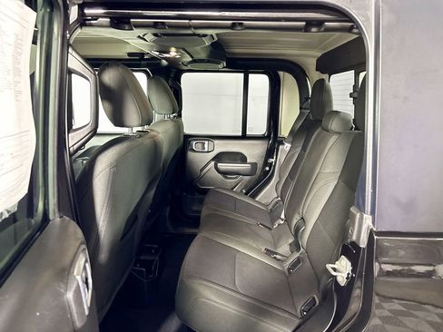 Used 2022 Jeep Gladiator Sport image 20