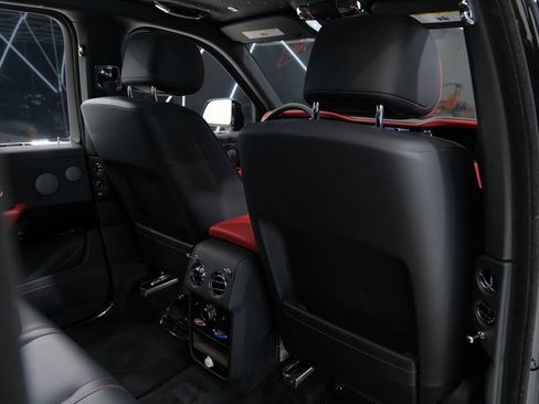 Used 2025 Rolls-Royce Cullinan image 37