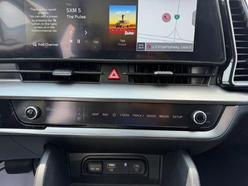 Used 2025 Kia Sportage EX FWD image 12