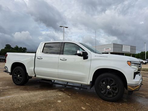 Used 2023 Chevrolet Silverado 1500 LTZ RWD image 2