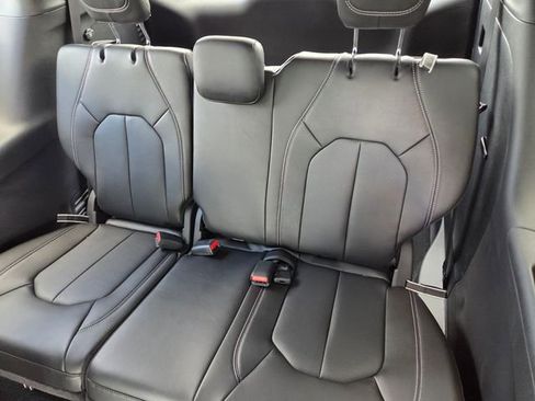 New 2026 Chrysler Pacifica Select image 6