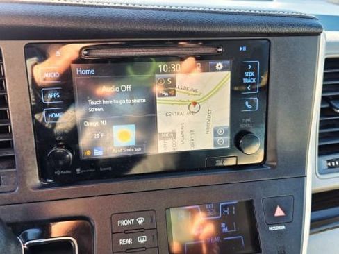 Used 2017 Toyota Sienna XLE Premium w/ Cargo Management Package AWD/4WD image 16