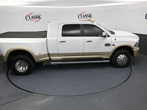 Used 2015 RAM 3500 Laramie Longhorn image 18