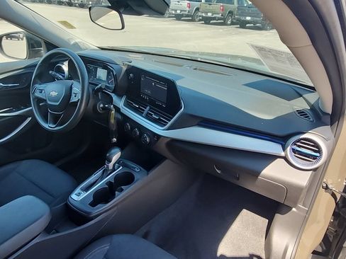 Used 2024 Chevrolet Trax LS FWD image 30