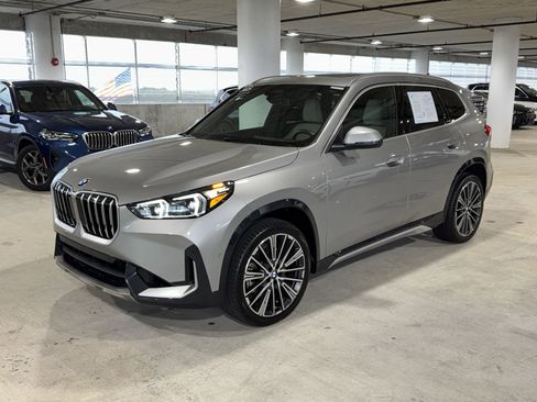 Certified 2025 BMW X1 xDrive28i w/ Convenience Package AWD/4WD image 4
