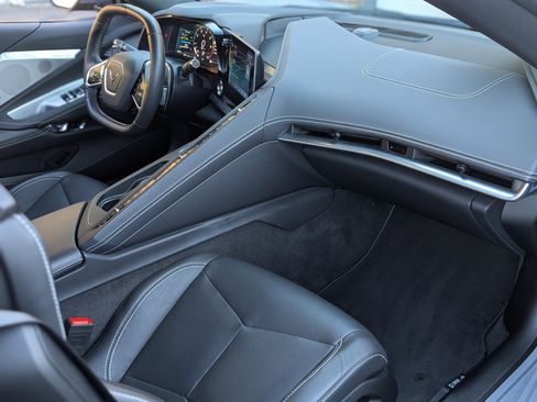 Used 2024 Chevrolet Corvette Stingray Preferred Conv w/ Z51 Performance Package image 21