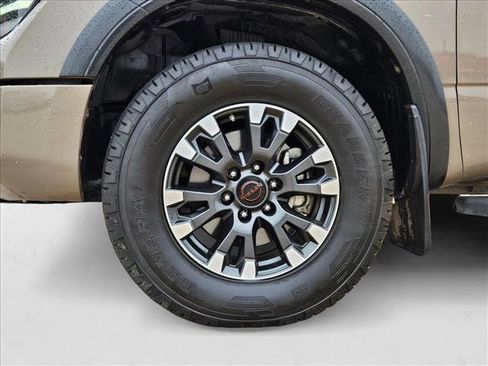 Used 2024 Nissan Titan PRO-4X w/ Pro-4x Convenience Package image 24