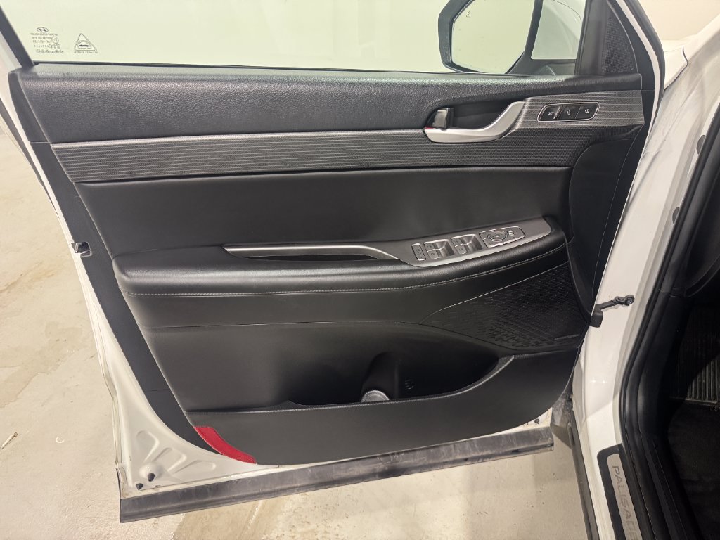 Used 2025 Hyundai Palisade Limited FWD image 17