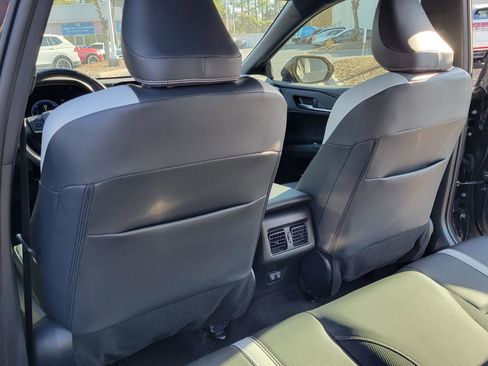 Used 2025 Toyota Camry SE image 31