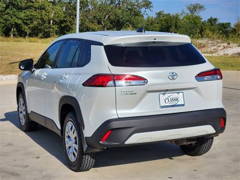 Used 2022 Toyota Corolla Cross L image 8