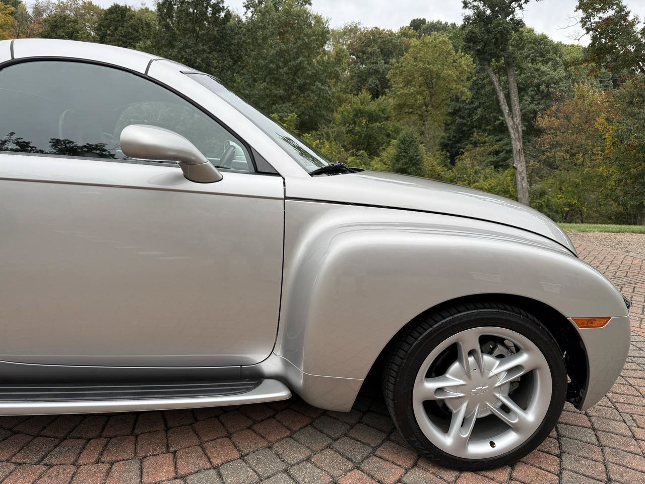 Used 2004 Chevrolet SSR w/ Preferred Equipment Group RWD image 20