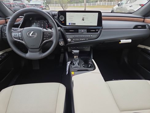 New 2025 Lexus ES 350 w/ Premium Package image 10