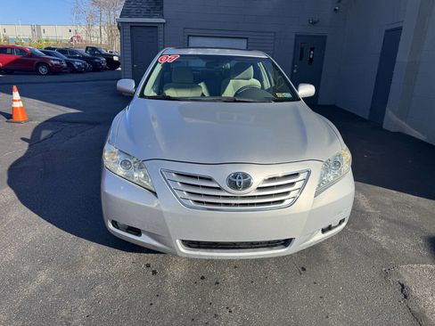 Used 2007 Toyota Camry XLE FWD image 2