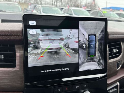 Used 2024 Ford Expedition Limited image 26