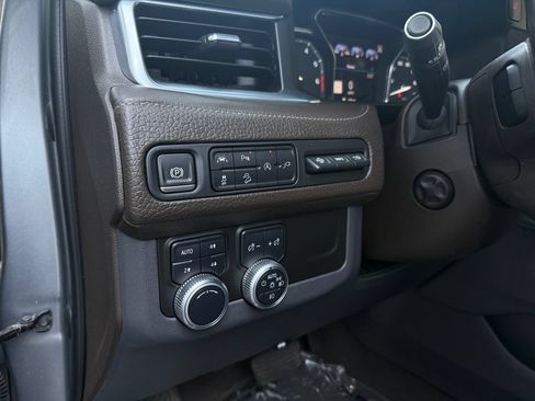 Used 2021 GMC Yukon XL Denali w/ Denali Premium Package AWD/4WD image 23