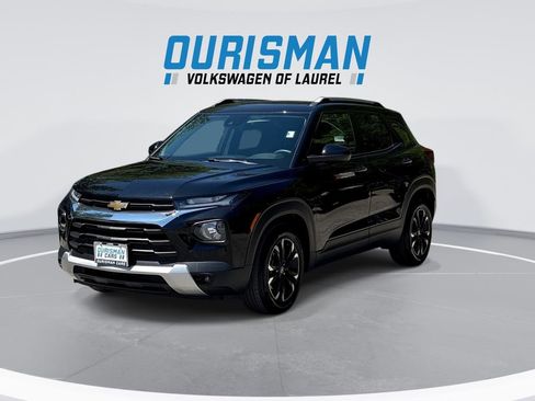 Used 2022 Chevrolet TrailBlazer LT w/ Convenience Package FWD image 4