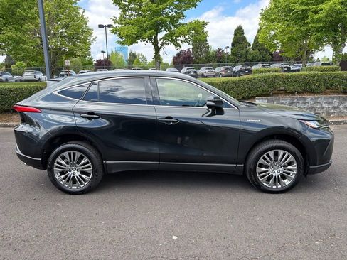 Used 2021 Toyota Venza XLE w/ Carpet Mat Package (TMS) AWD/4WD image 9