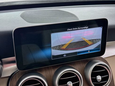 Used 2020 Mercedes-Benz C 300 4MATIC Sedan image 2