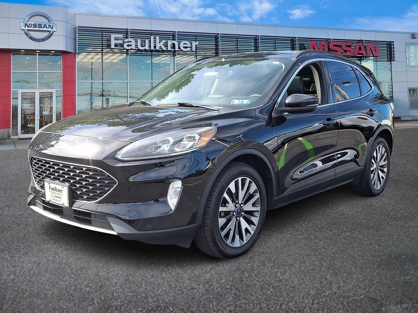 Used 2020 Ford Escape Titanium AWD/4WD image 3