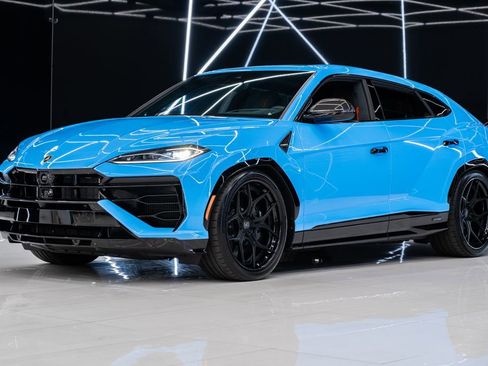 Used 2025 Lamborghini Urus SE AWD/4WD image 2