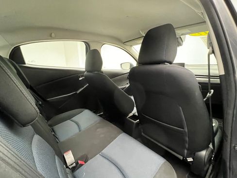 Used 2017 Toyota Yaris iA image 8