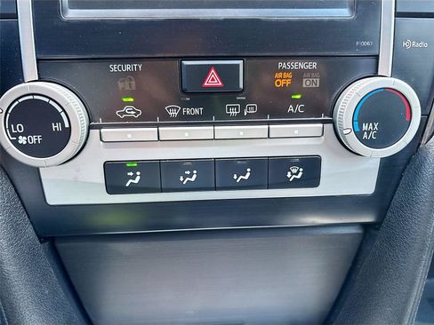 Used 2013 Toyota Camry SE FWD image 14