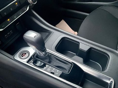 New 2025 Nissan Sentra SV w/ Trunk Package FWD image 8