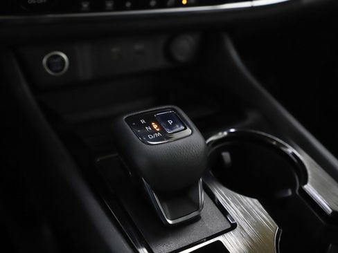 Used 2021 Nissan Rogue SV image 23