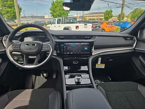 New 2026 Jeep Grand Cherokee Altitude RWD image 23