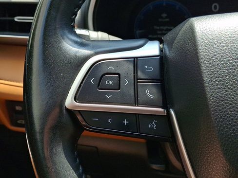 Used 2023 Toyota Highlander Platinum AWD/4WD image 20