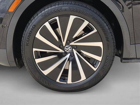 Used 2023 Volkswagen ID.4 Pro S Plus AWD/4WD image 7