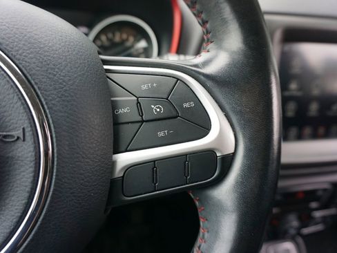 Used 2019 Jeep Compass Trailhawk w/ Cold Weather Group AWD/4WD image 9