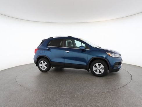 Used 2019 Chevrolet Trax LT w/ LT Convenience Package image 24