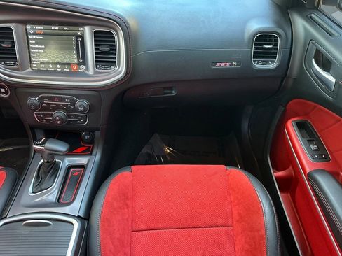 Used 2022 Dodge Charger Scat Pack w/ Dynamics Package RWD image 29