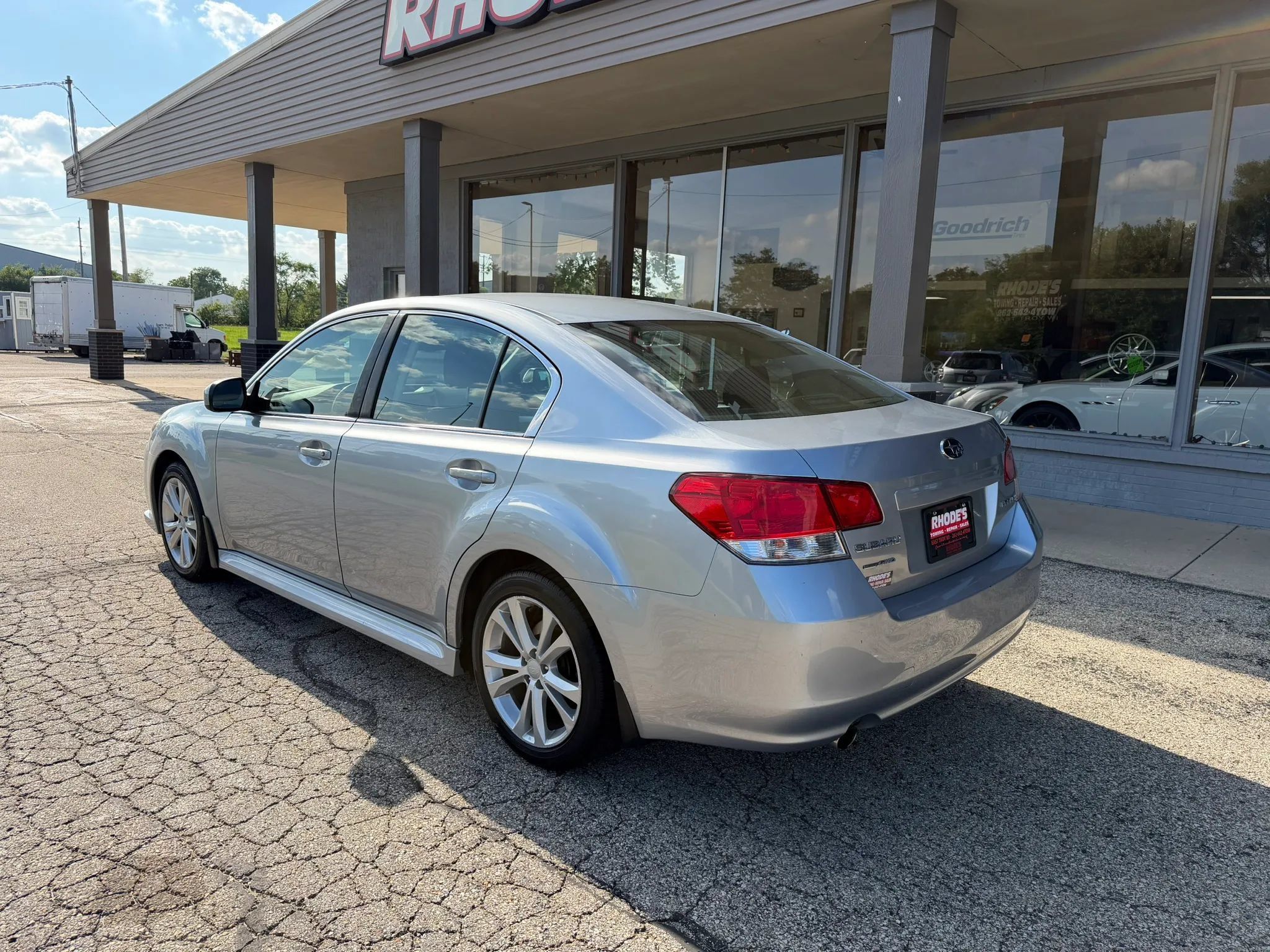 Used 2013 Subaru Legacy 2.5i Premium w/ All-Weather Pkg + Moonroof AWD/4WD image 3