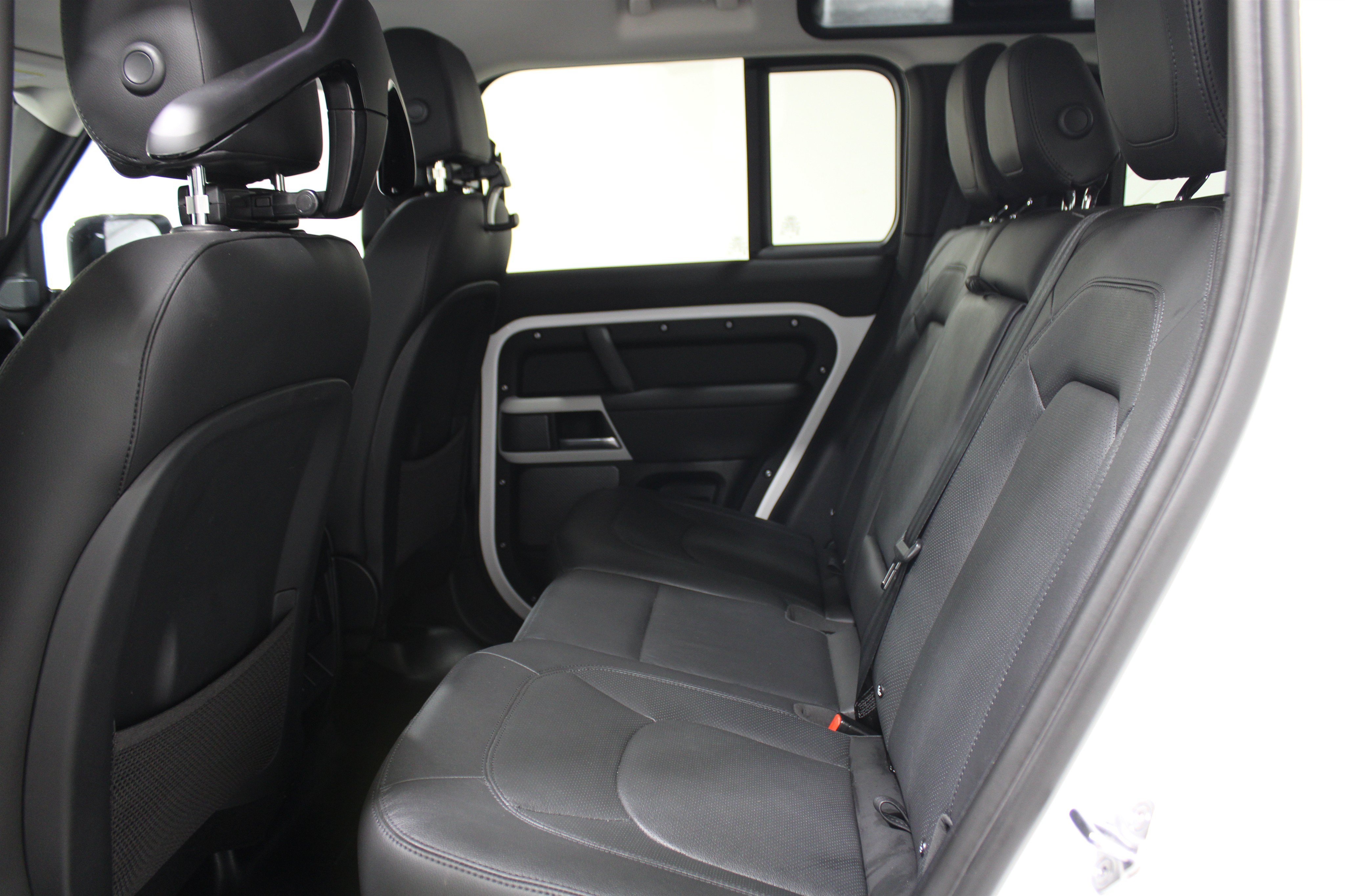 Used 2024 Land Rover Defender 110 S AWD/4WD image 18