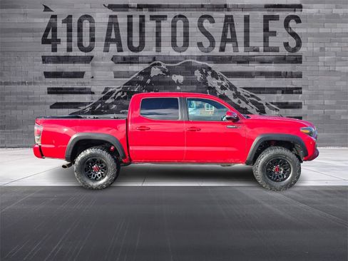 Used 2017 Toyota Tacoma TRD Pro AWD/4WD image 2