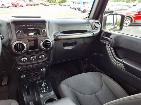 Used 2017 Jeep Wrangler Unlimited Sport image 23