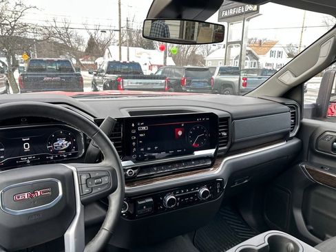 Used 2025 GMC Sierra 2500 SLE image 12