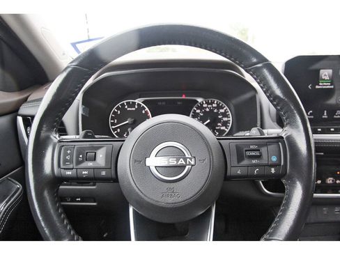 Used 2023 Nissan Rogue SL w/ SL Premium Package image 9