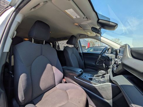 Used 2024 Toyota Highlander LE image 30