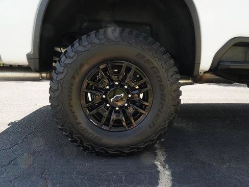 Used 2026 Chevrolet Silverado 2500 ZR2 AWD/4WD image 39