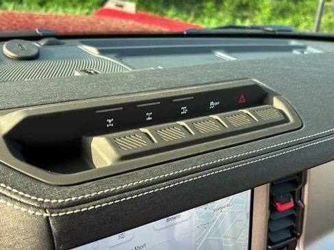 New 2026 Ford Bronco Outer Banks w/ Sasquatch Package AWD/4WD image 15