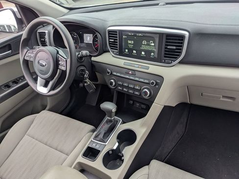 Used 2020 Kia Sportage LX image 32