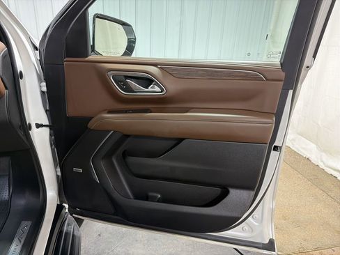 Used 2021 Chevrolet Suburban High Country image 24