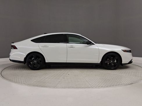 Used 2025 Honda Accord Sport image 8