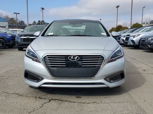 Used 2017 Hyundai Sonata Limited w/ Ultimate Package 02 image 2