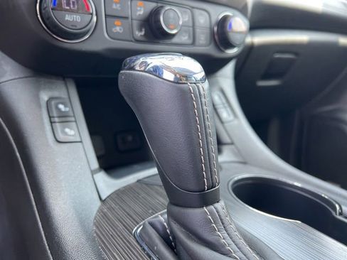 Used 2017 GMC Acadia SLT FWD image 24