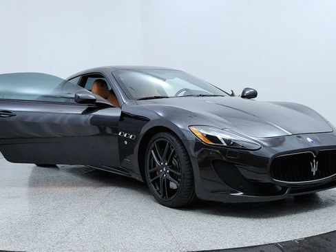 Used 2017 Maserati GranTurismo Sport image 12